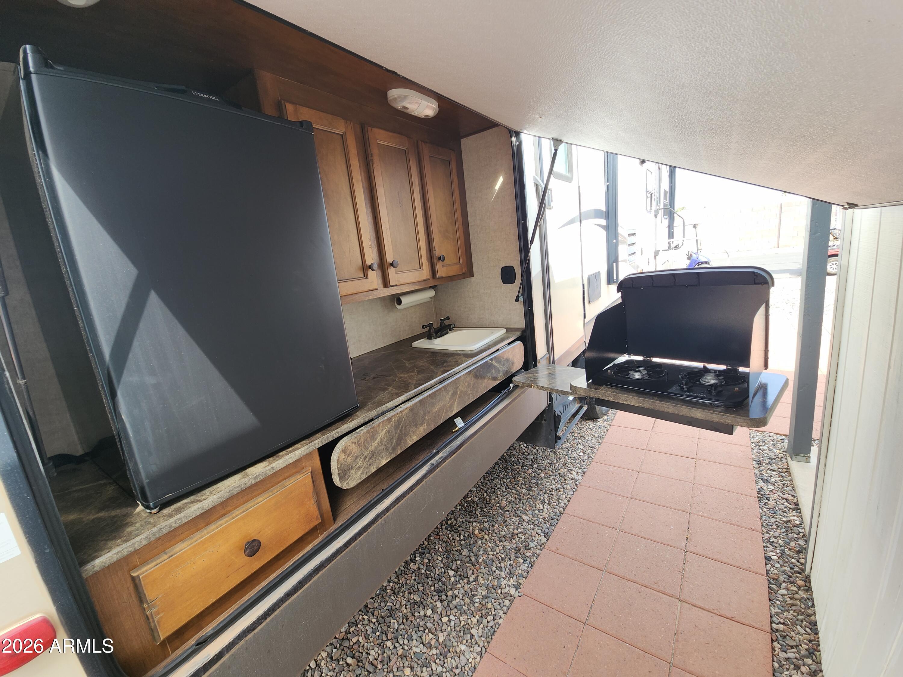 TIERRA DEL SOL RV RESORT - Land