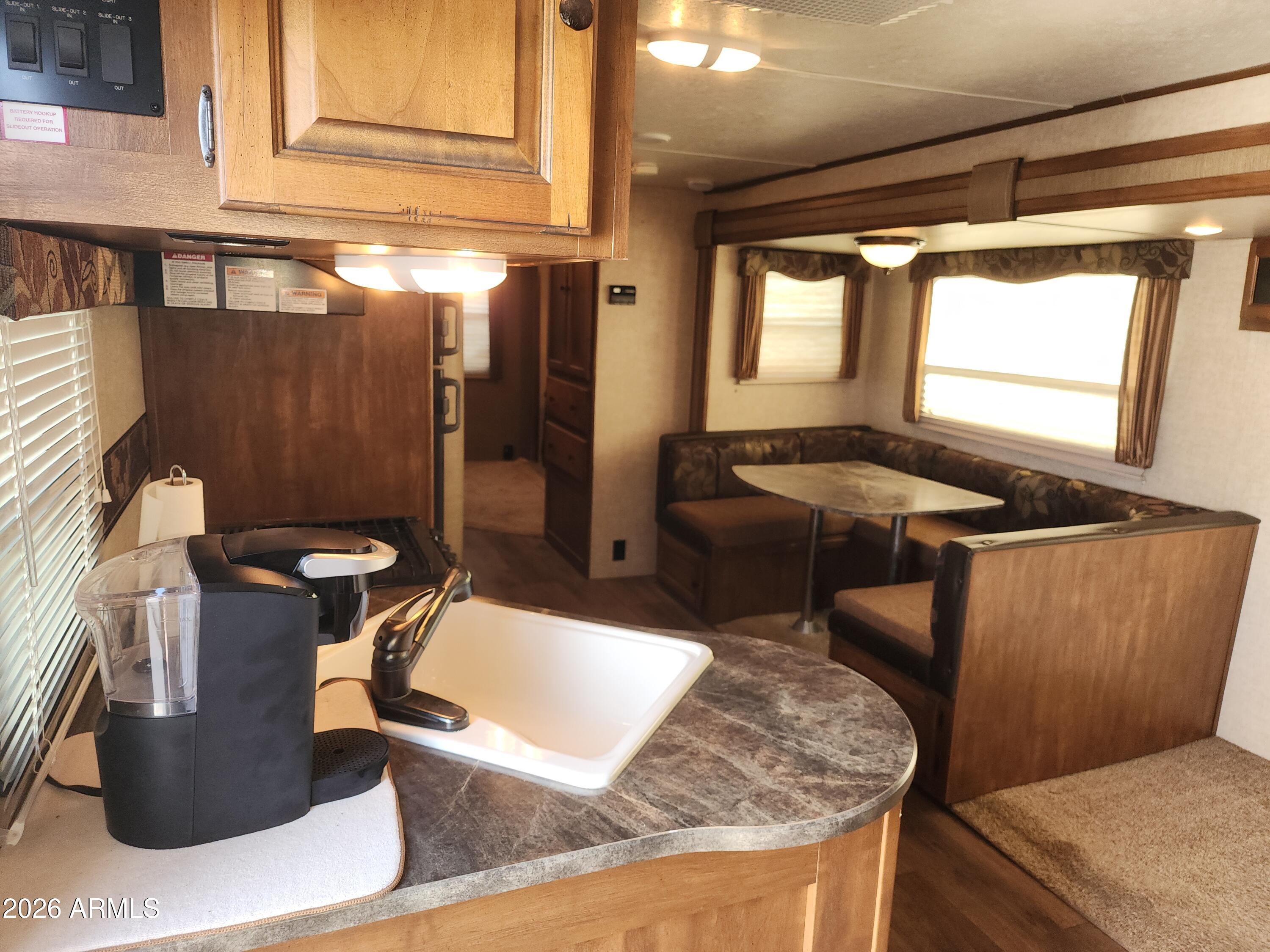 TIERRA DEL SOL RV RESORT - Land