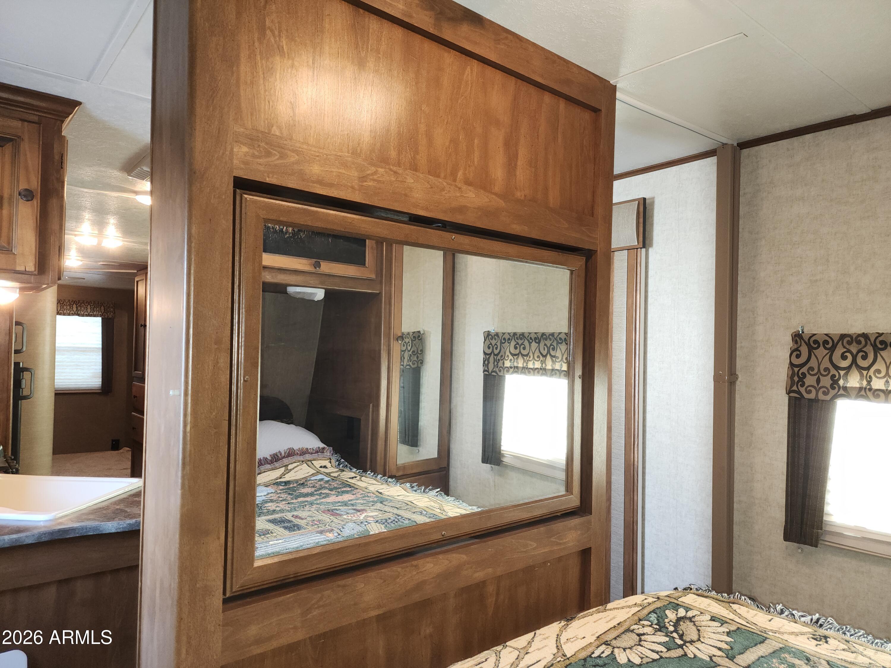 TIERRA DEL SOL RV RESORT - Land