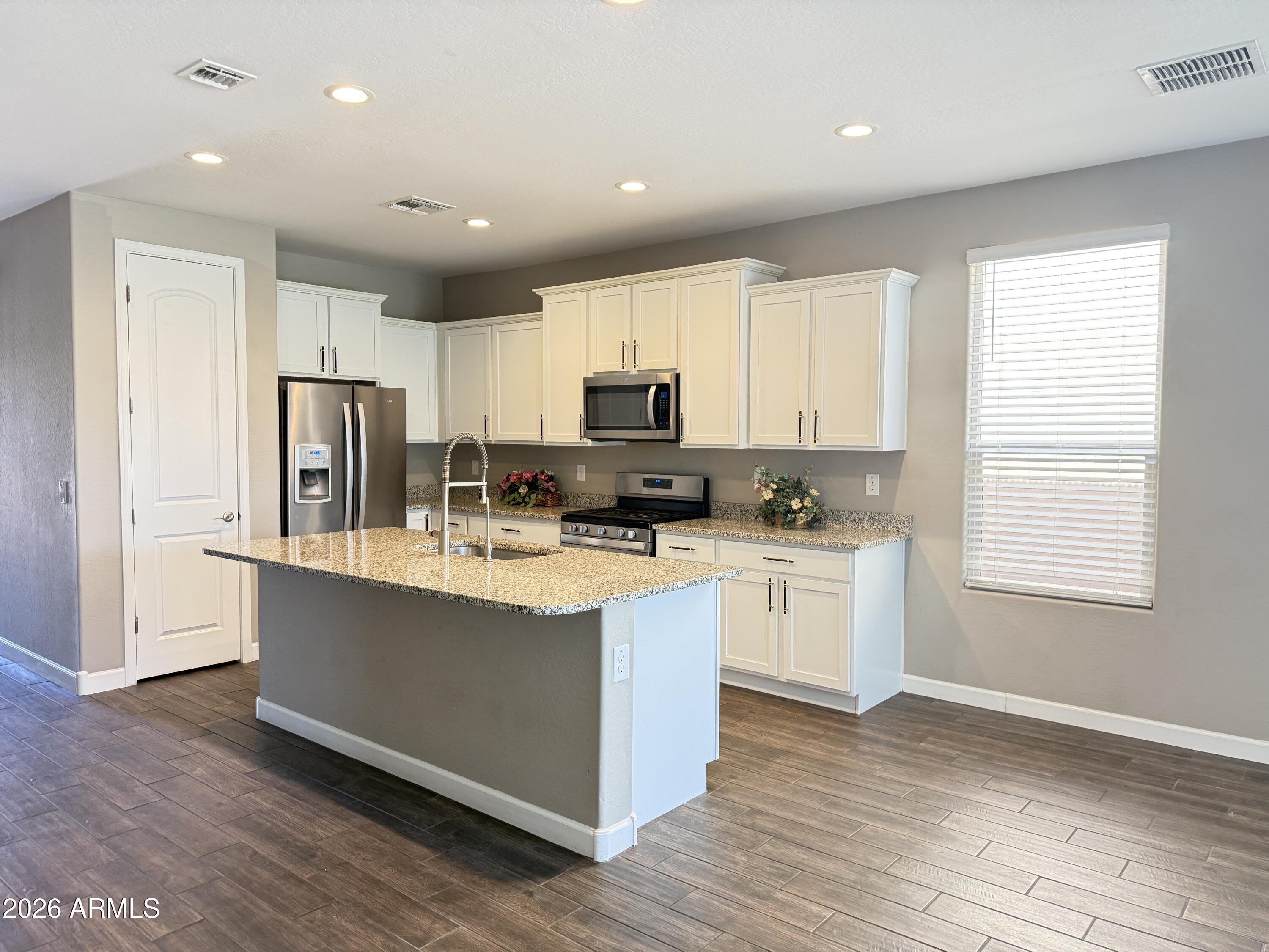 2011 W YELLOWBIRD Lane