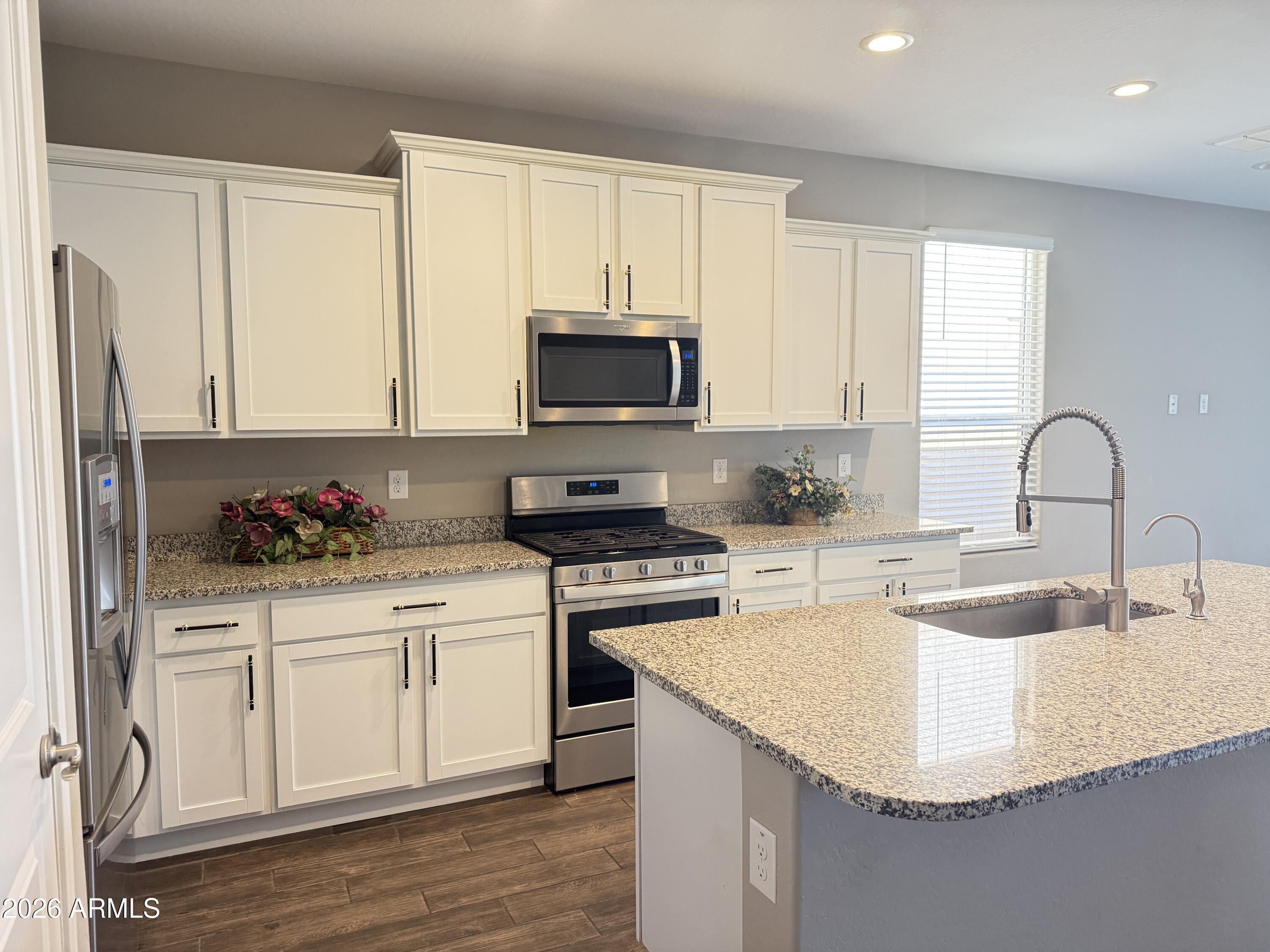 2011 W YELLOWBIRD Lane