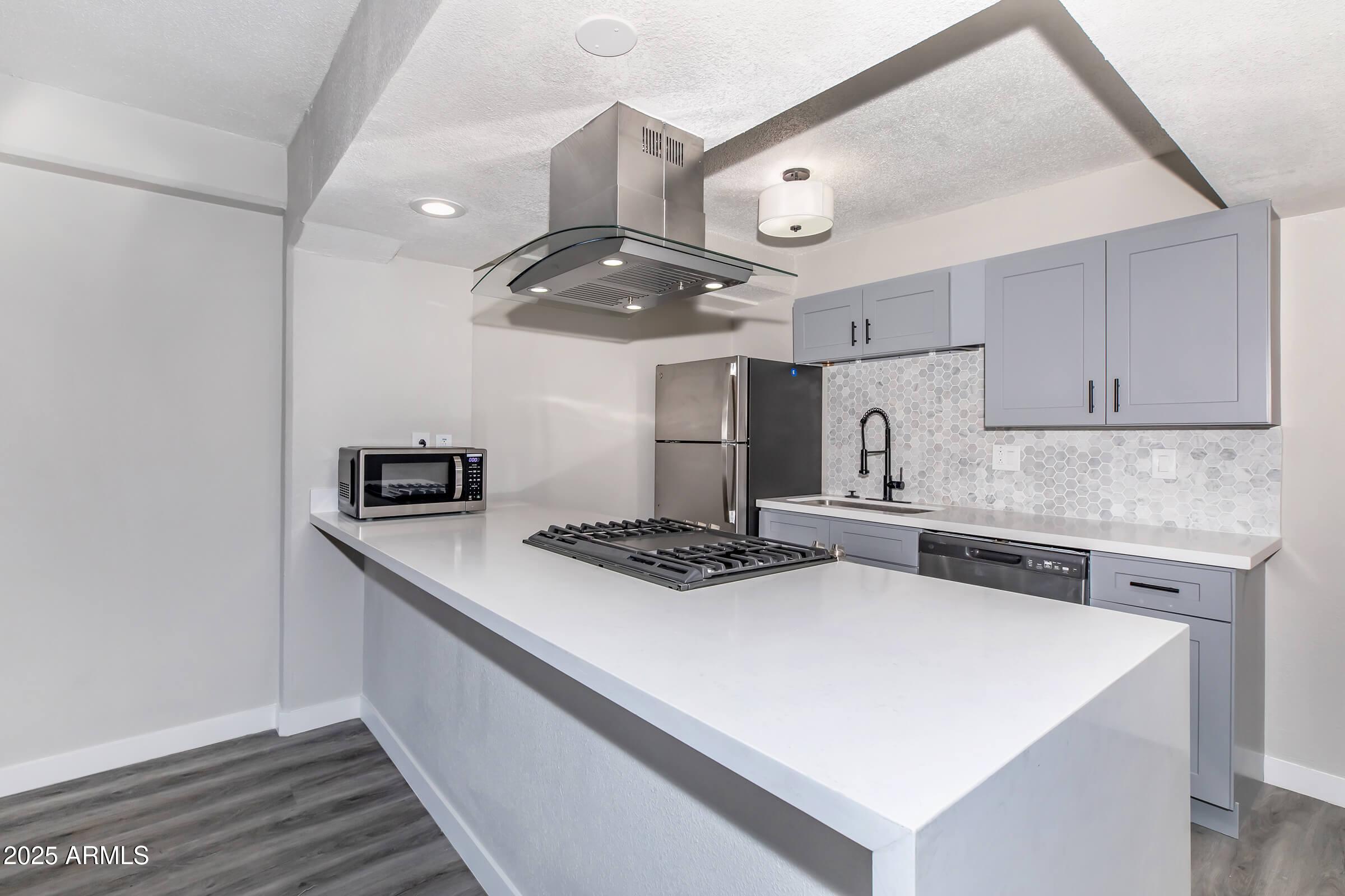 425 W Paseo Redondo 9J --