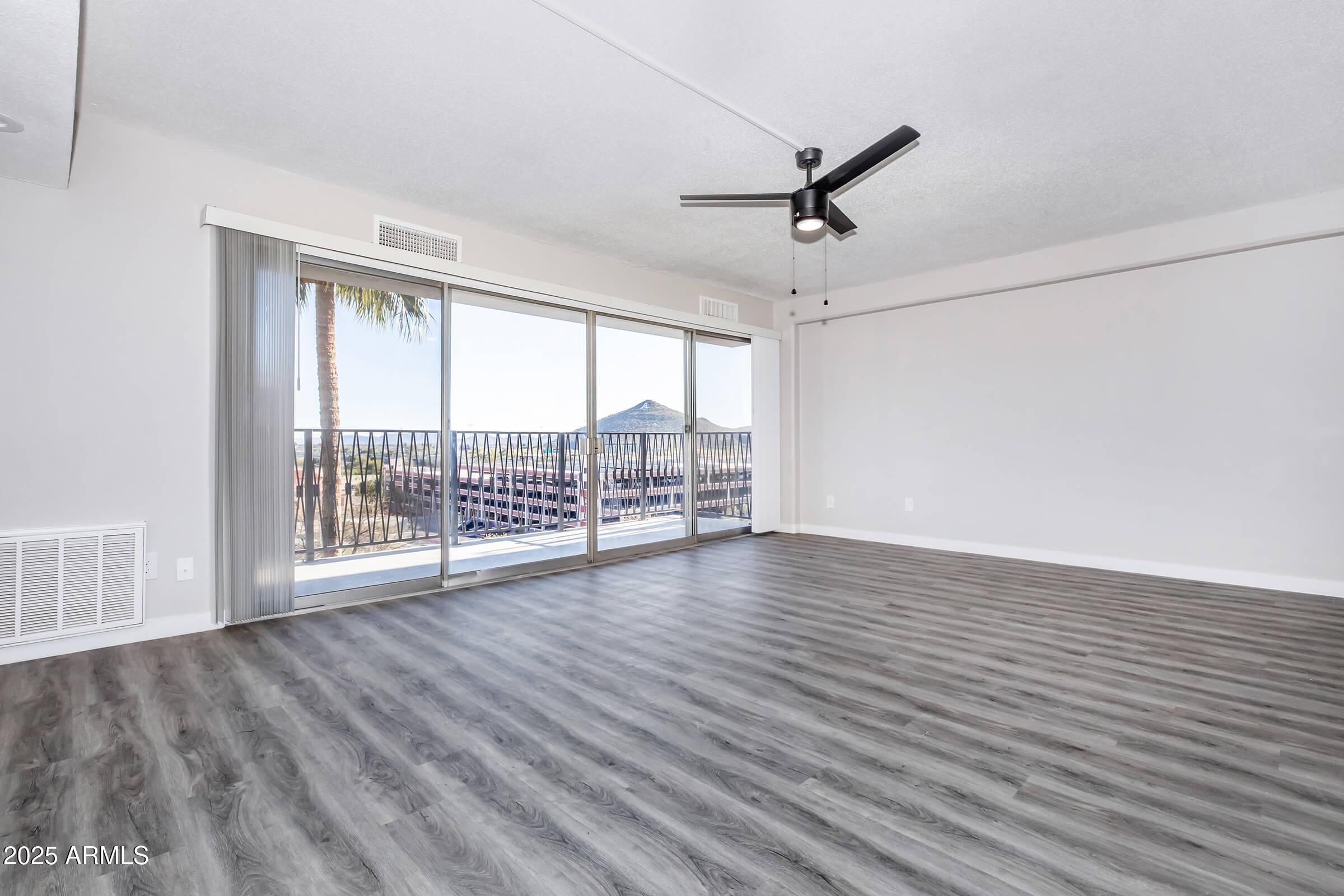 425 W Paseo Redondo 9J --