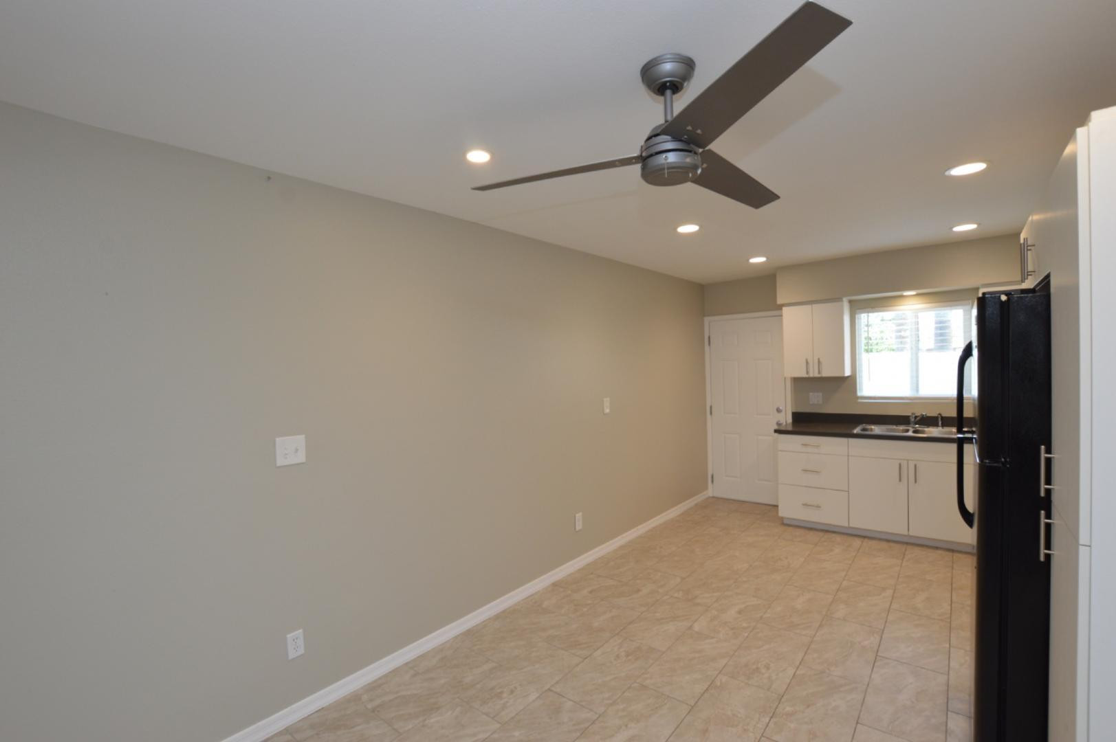 200 S Old Litchfield Road Apt 8