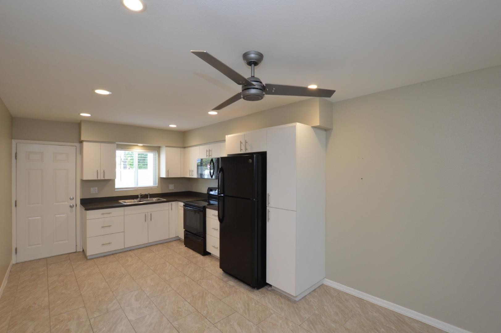 200 S Old Litchfield Road Apt 8