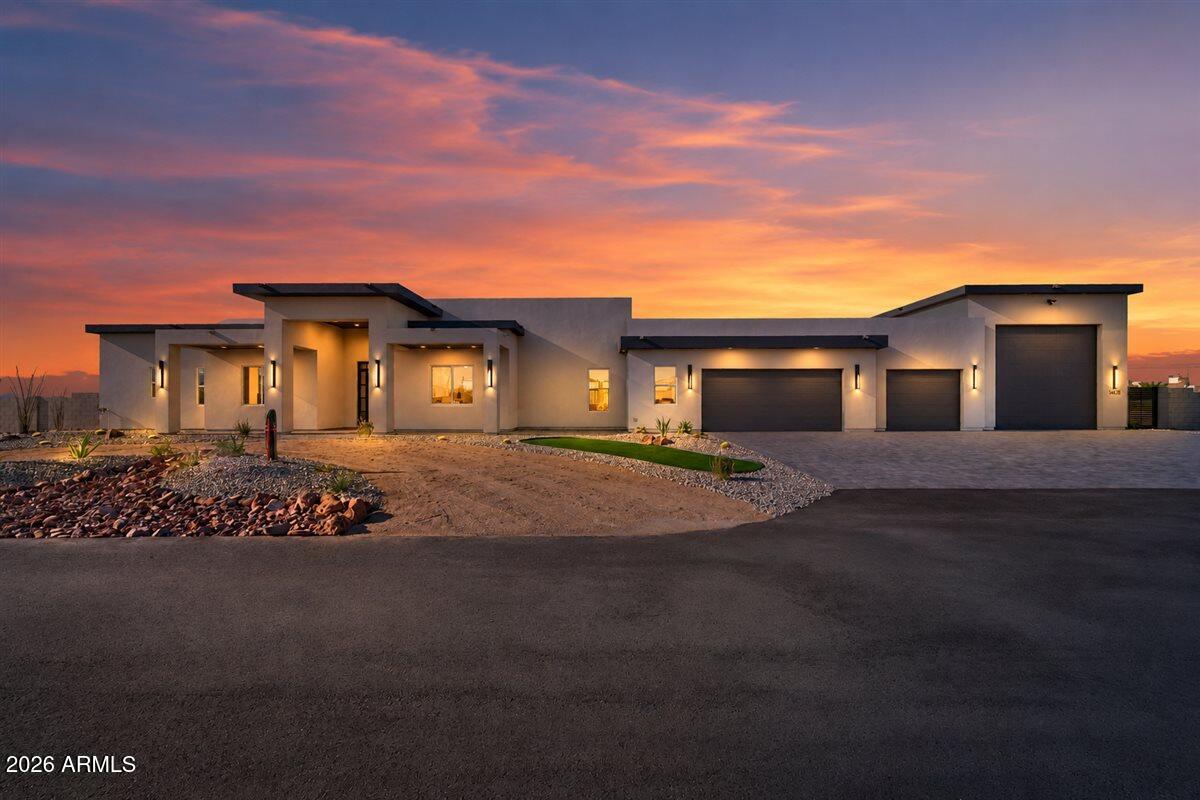 1483 W PASO NUEVO Drive