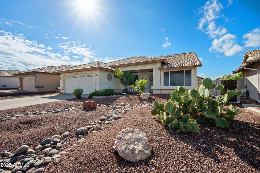 Photo of 10763 W Runion Drive, Peoria, AZ 85373 (MLS # 6933414)