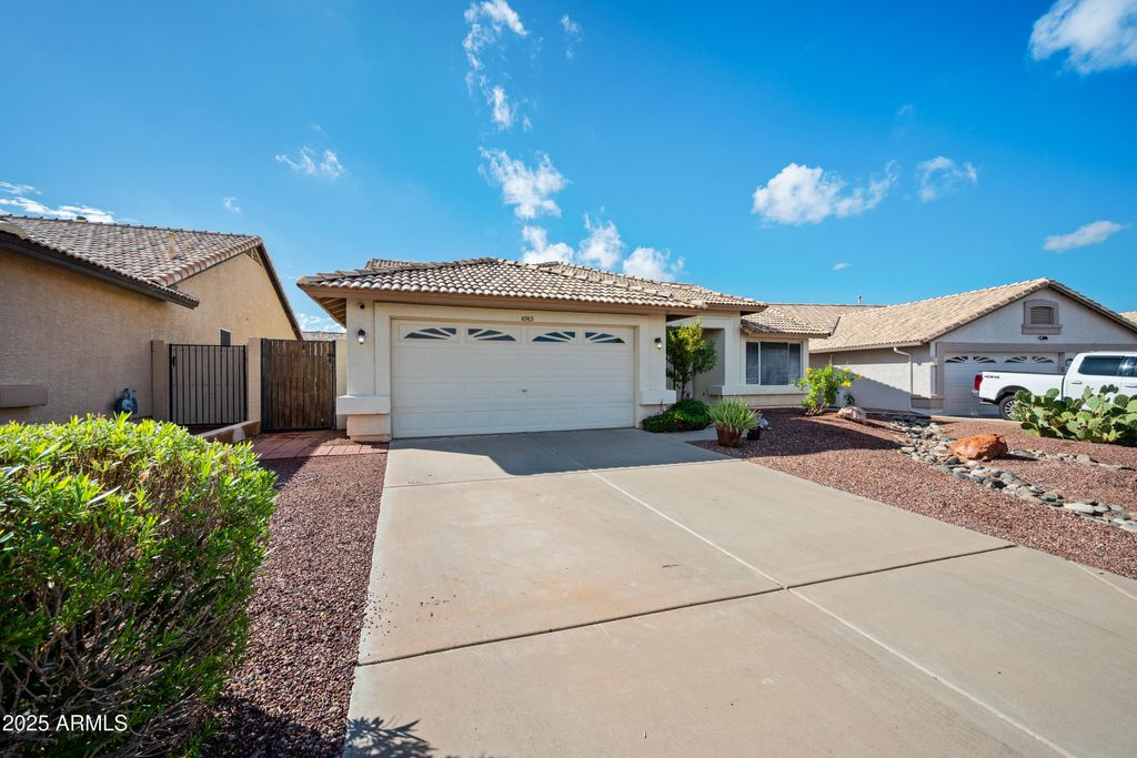 Photo of 10763 W Runion Drive, Peoria, AZ 85373 (MLS # 6933414)