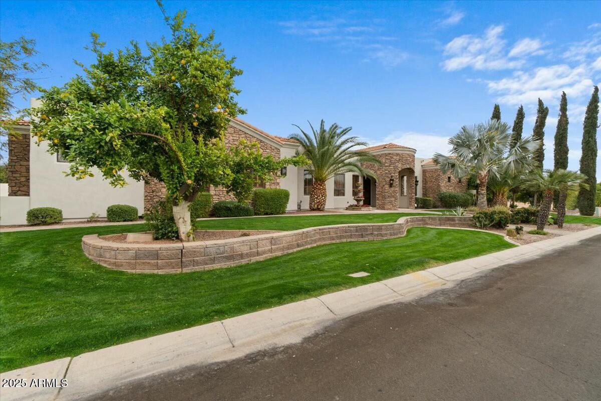 2121 N ORCHARD --