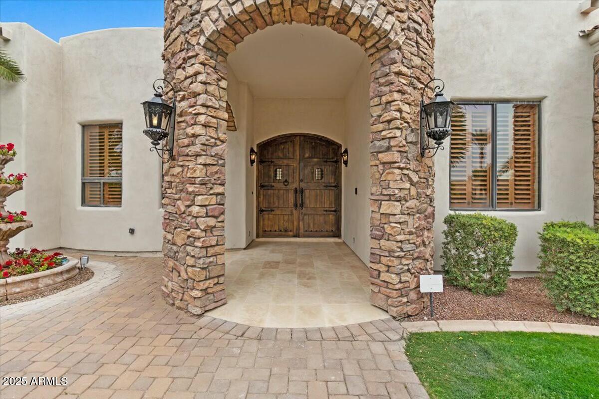 2121 N ORCHARD --