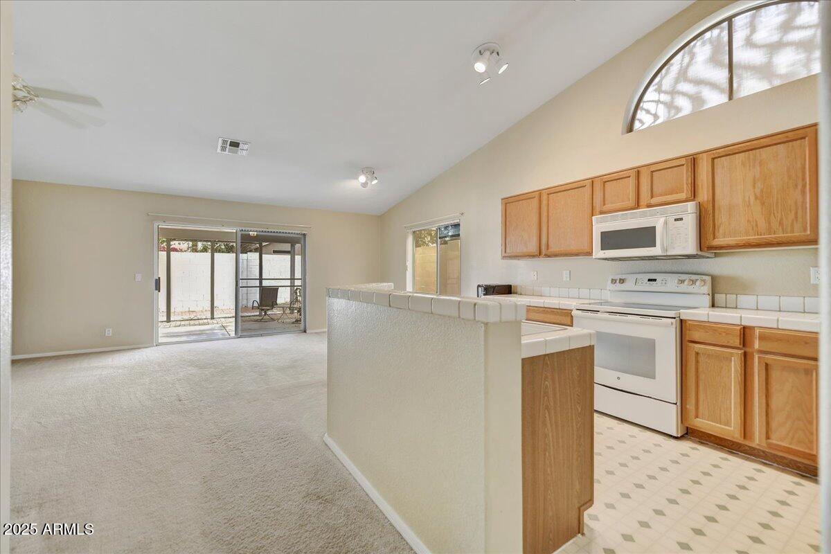 1202 E BUTLER Drive