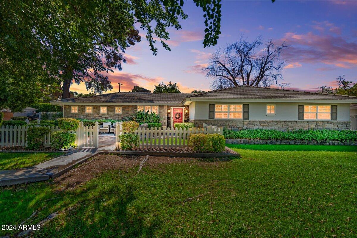 3841 E ELM Street