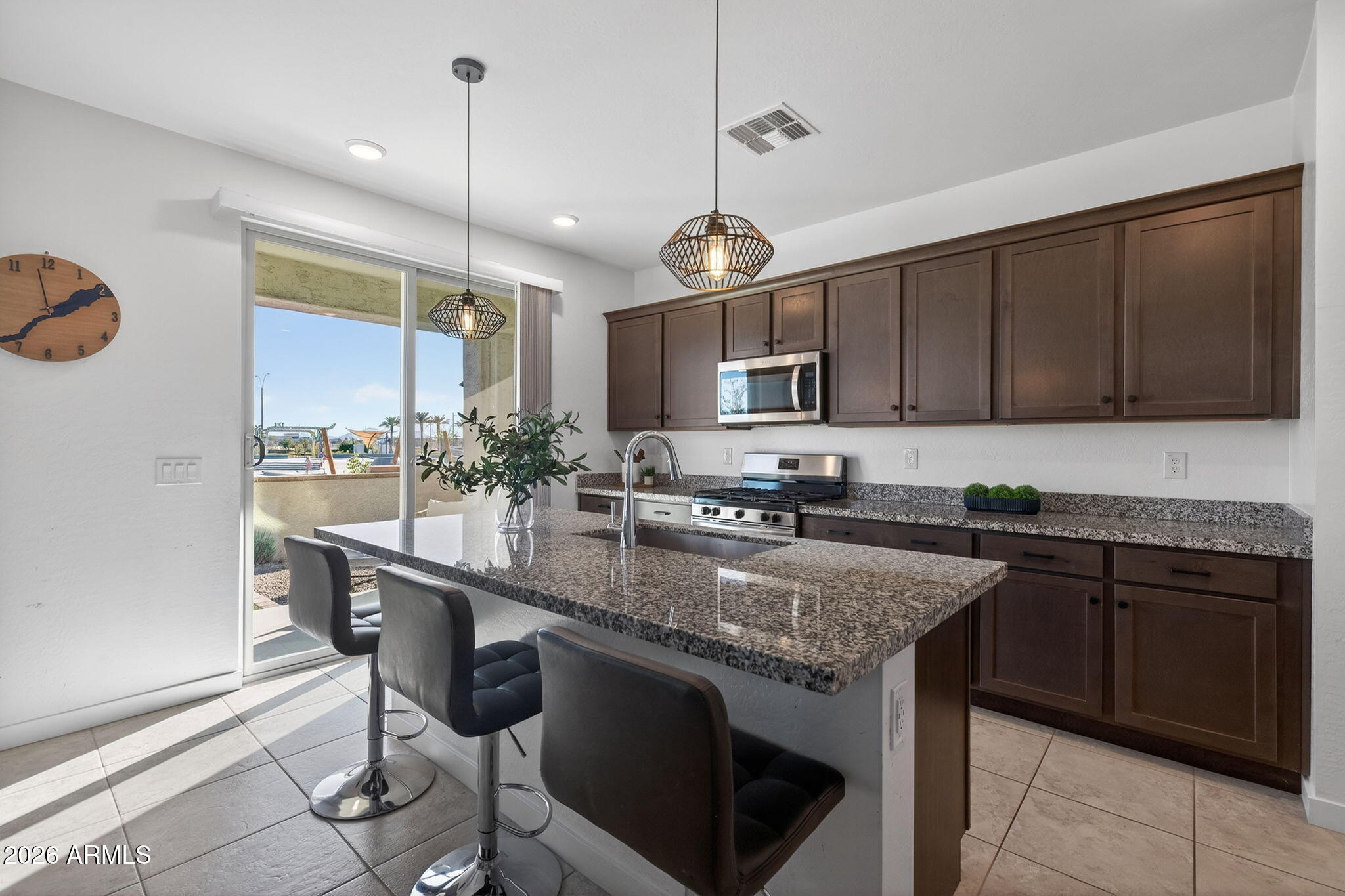 9423 E SOLINA Avenue