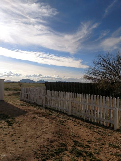 A home in Arizona City