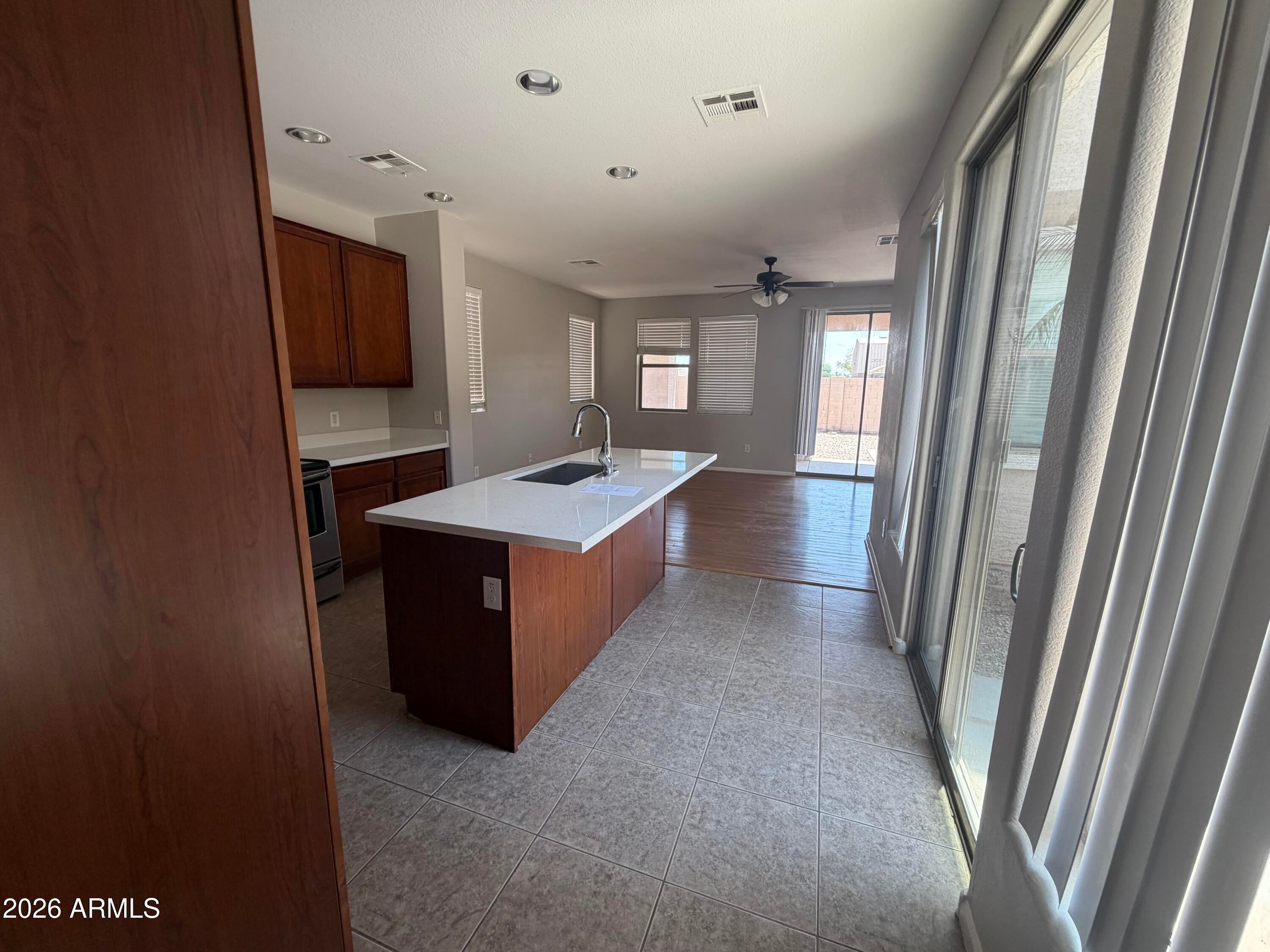 1365 E COLORADO Loop