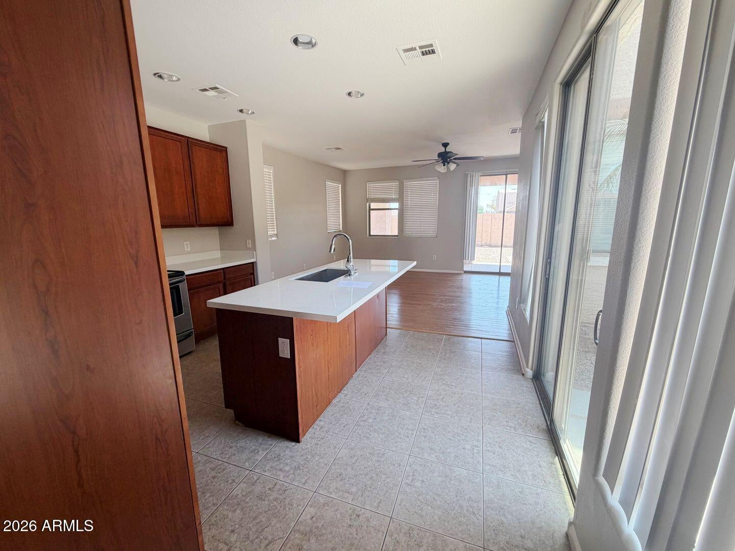 1365 E COLORADO Loop