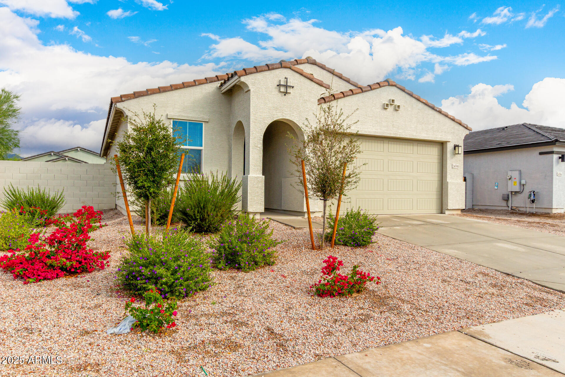 24590 W HILTON Avenue