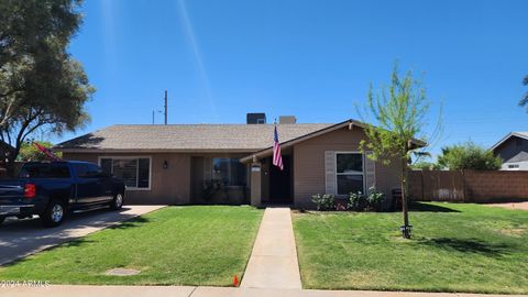 Single Family Residence in Phoenix AZ 1415 RENEE Drive.jpg