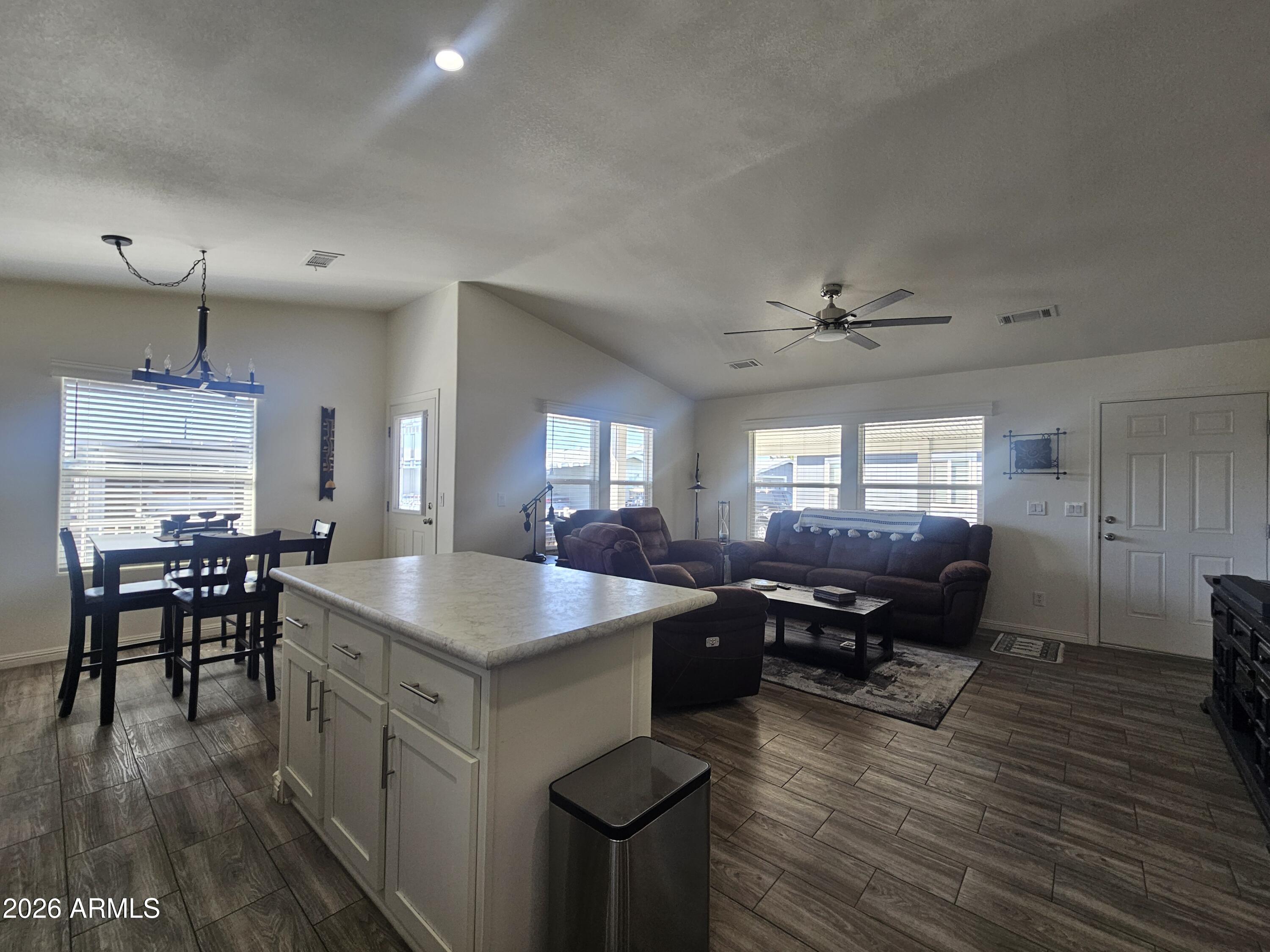 650 N Hawes Road 3132