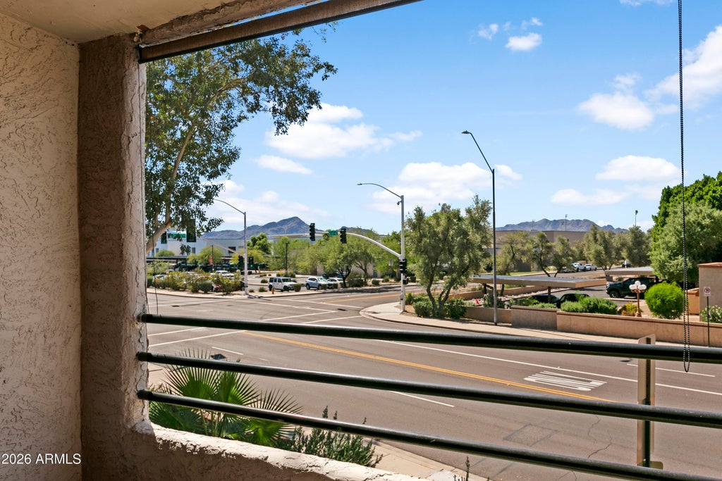 Photo of 10301 N 70th Street #210, Scottsdale, AZ 85253 (MLS # 7092202)