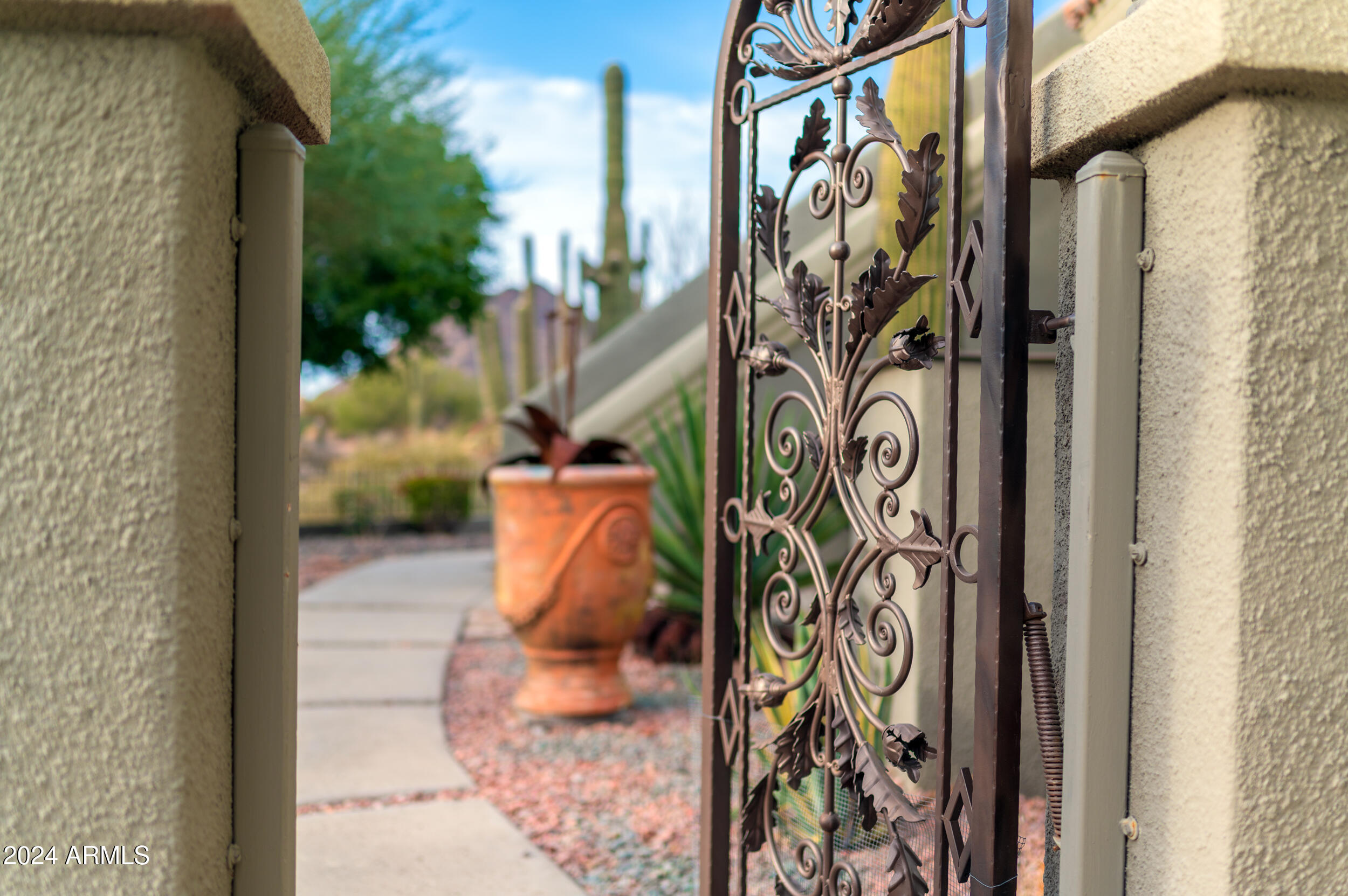 10326 E BUCKSKIN Trail