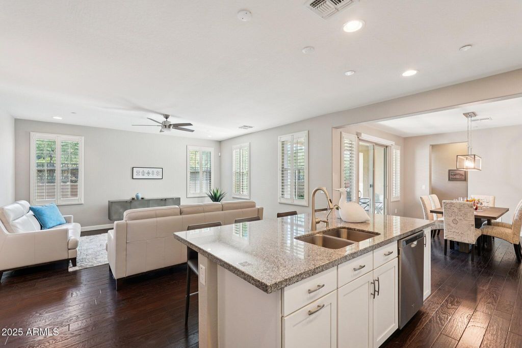 Photo of 10072 E Bell Road, Scottsdale, AZ 85255 (MLS # 6927253)