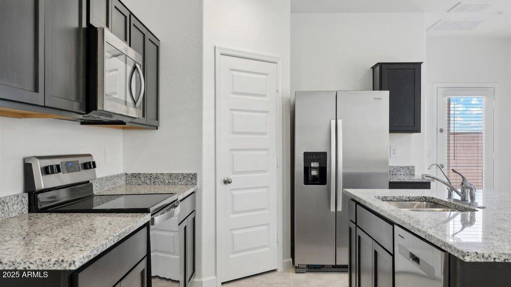 Photo of 2127 W Starkey Avenue, Apache Junction, AZ 85120 (MLS # 6963835)