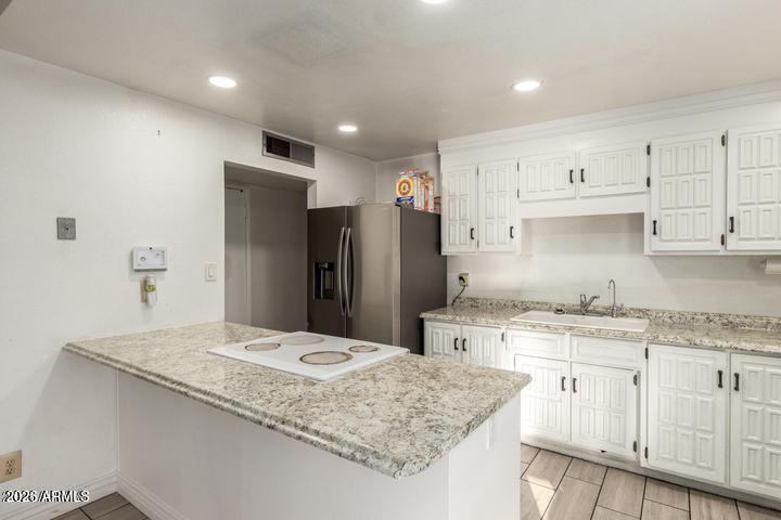 8001 W COLLEGE Drive