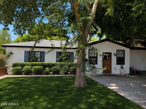 Photo of 3501 E Piccadilly Road, Phoenix, AZ 85018 (MLS # 7059134)