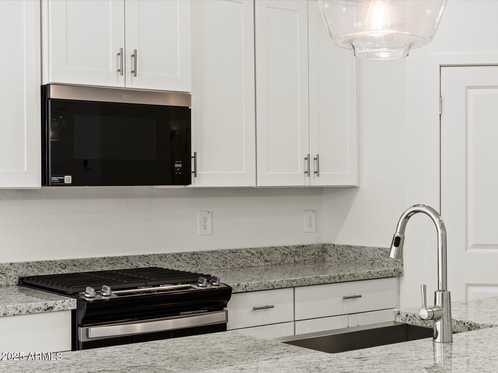 16033 W BRONCO Trail