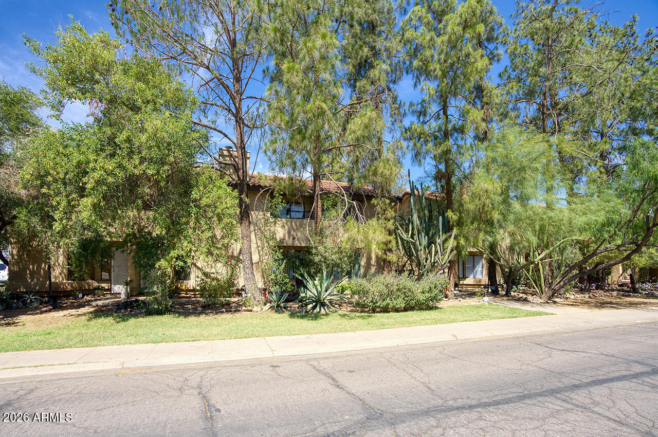 1042 S MARIANA Street 4