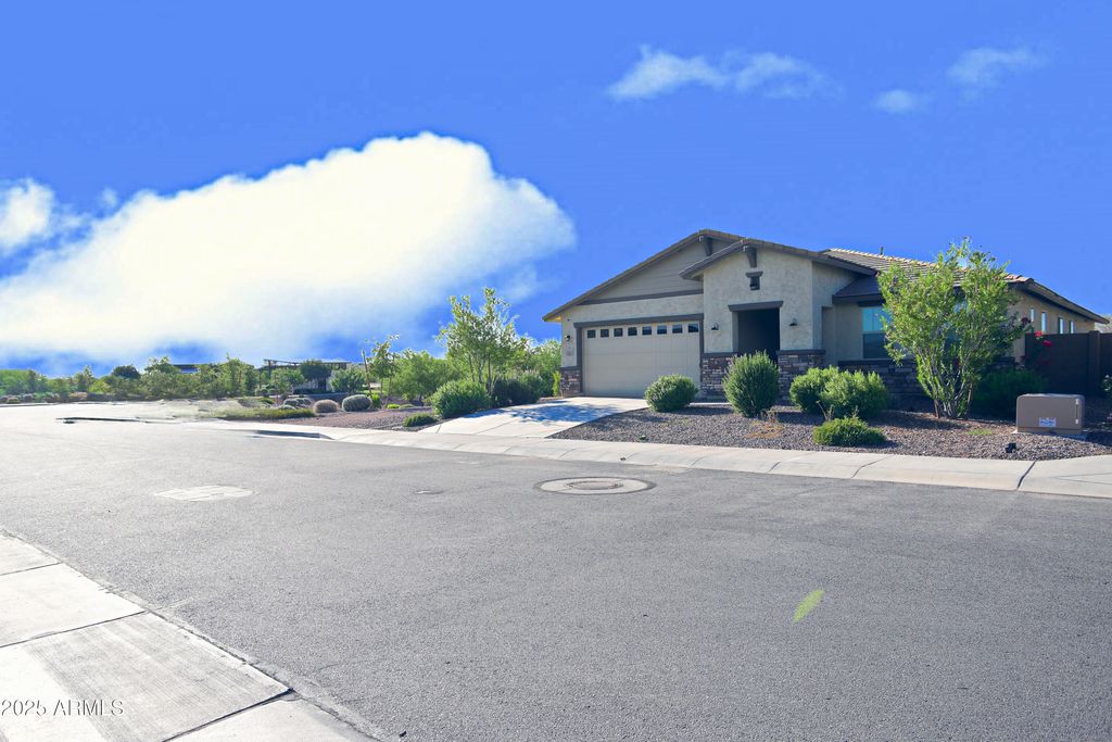 Photo of 18427 W Pasadena Avenue, Litchfield Park, AZ 85340 (MLS # 6922298)