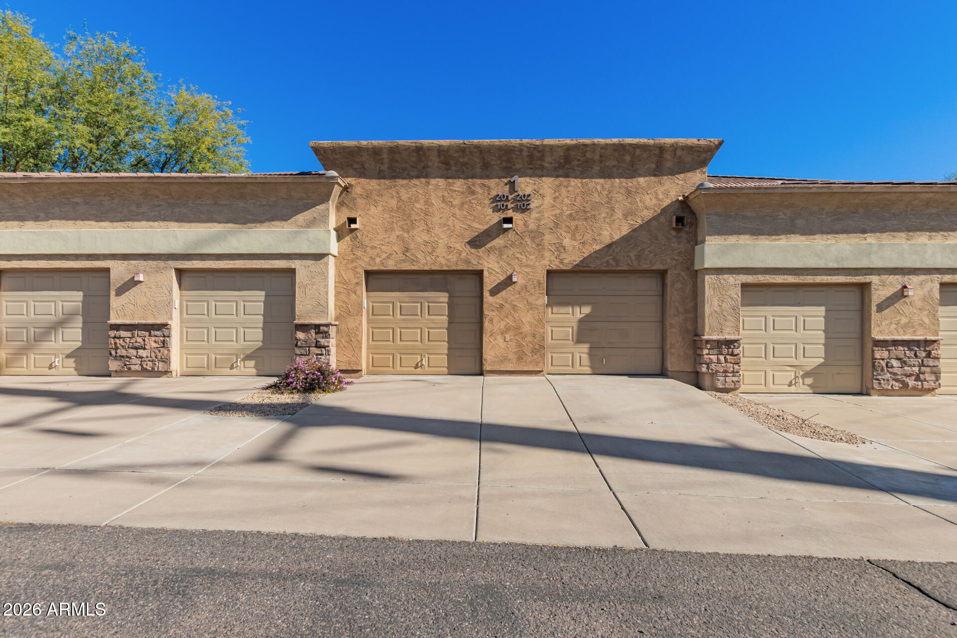 COLONY WASH VISTA CONDOMINIUMS - Residential