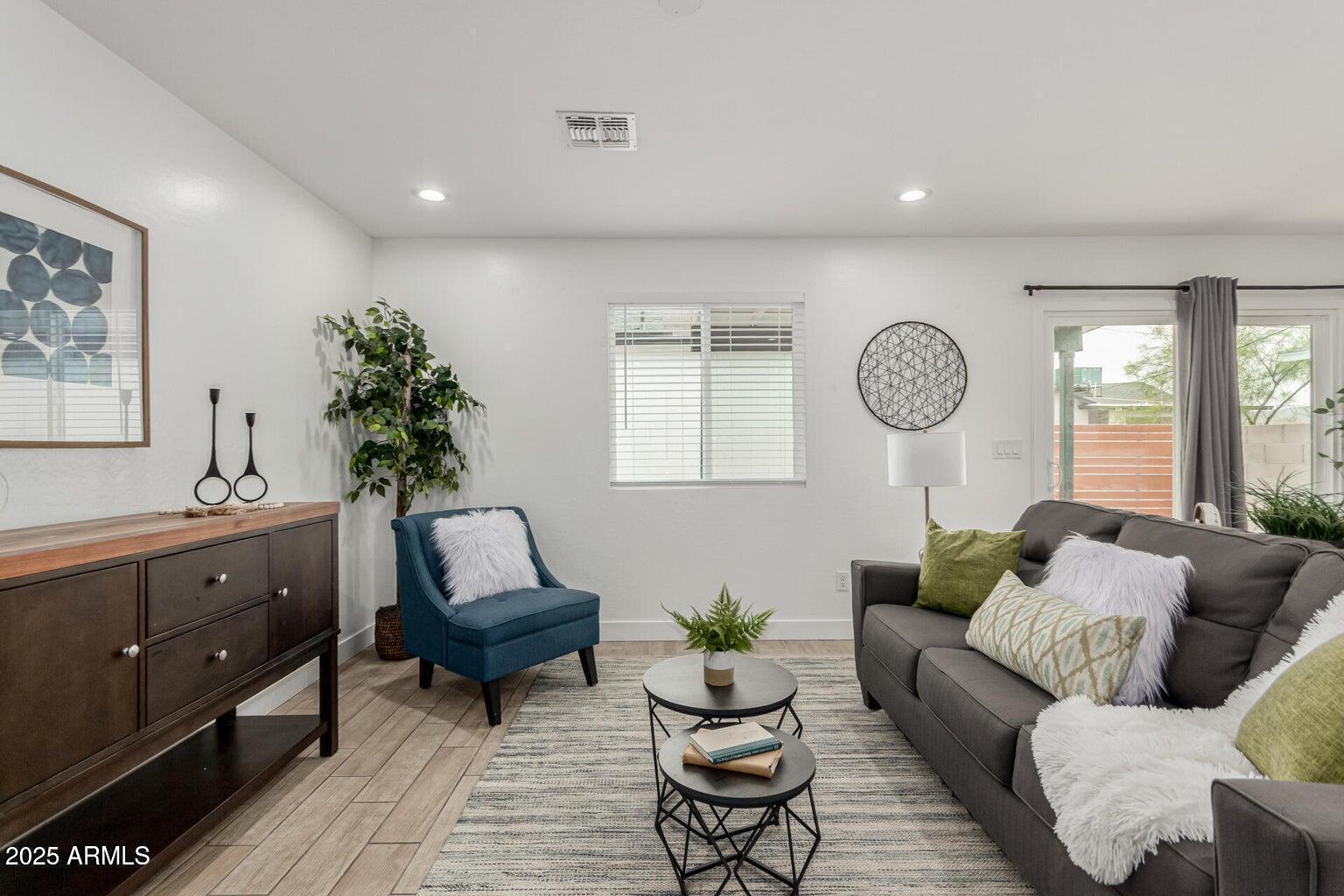 2208 E Alta Vista Road