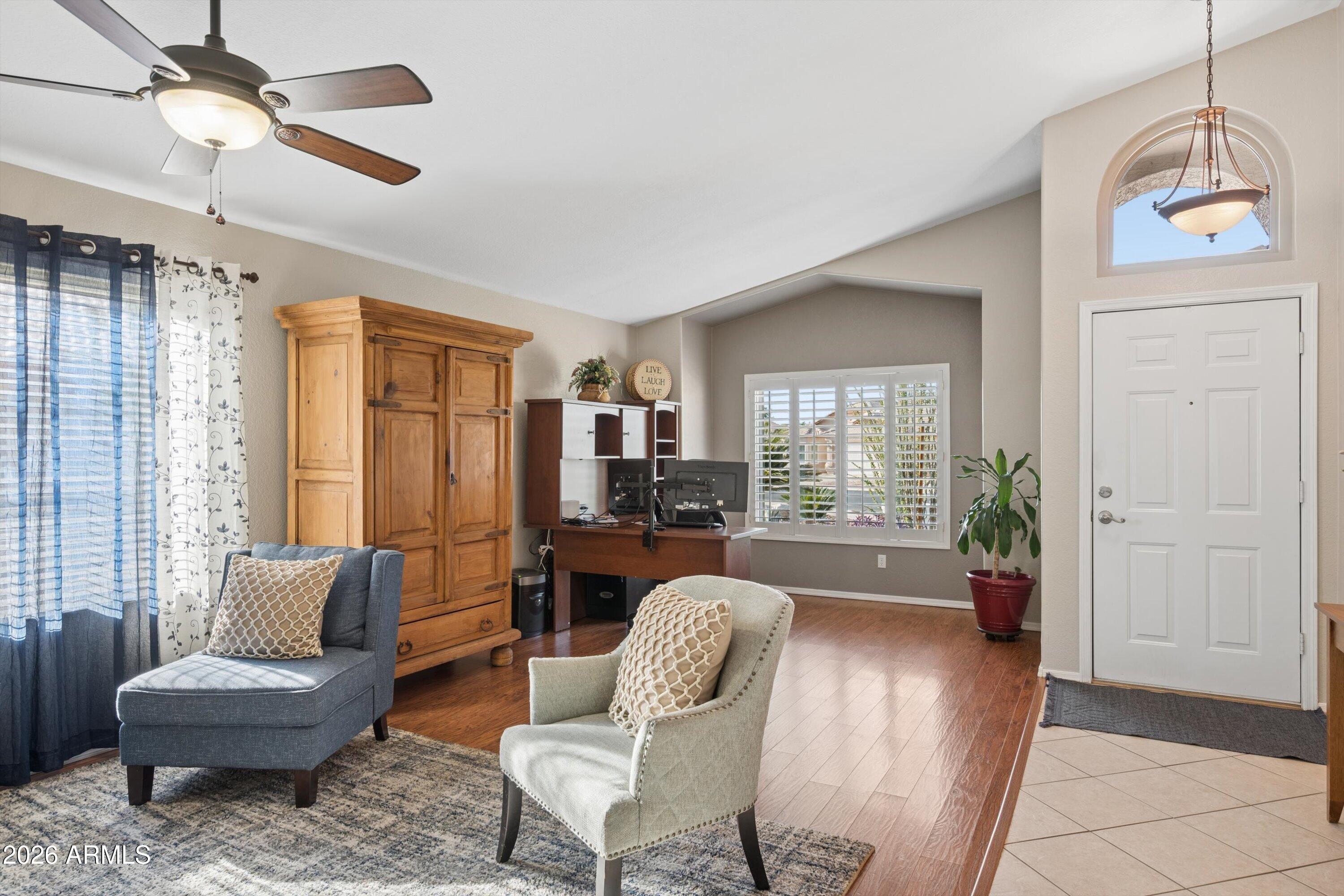 701 W BAYLOR Lane