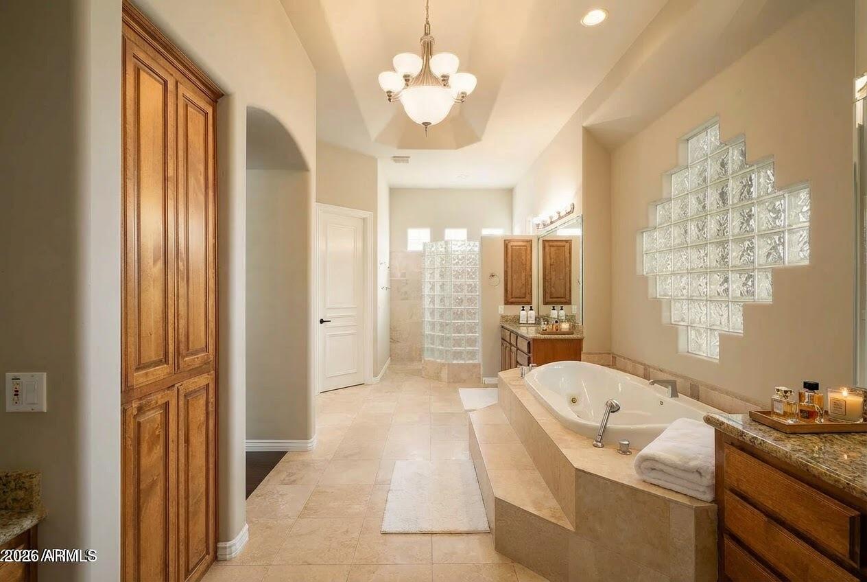 6243 E CAMELBACK Road