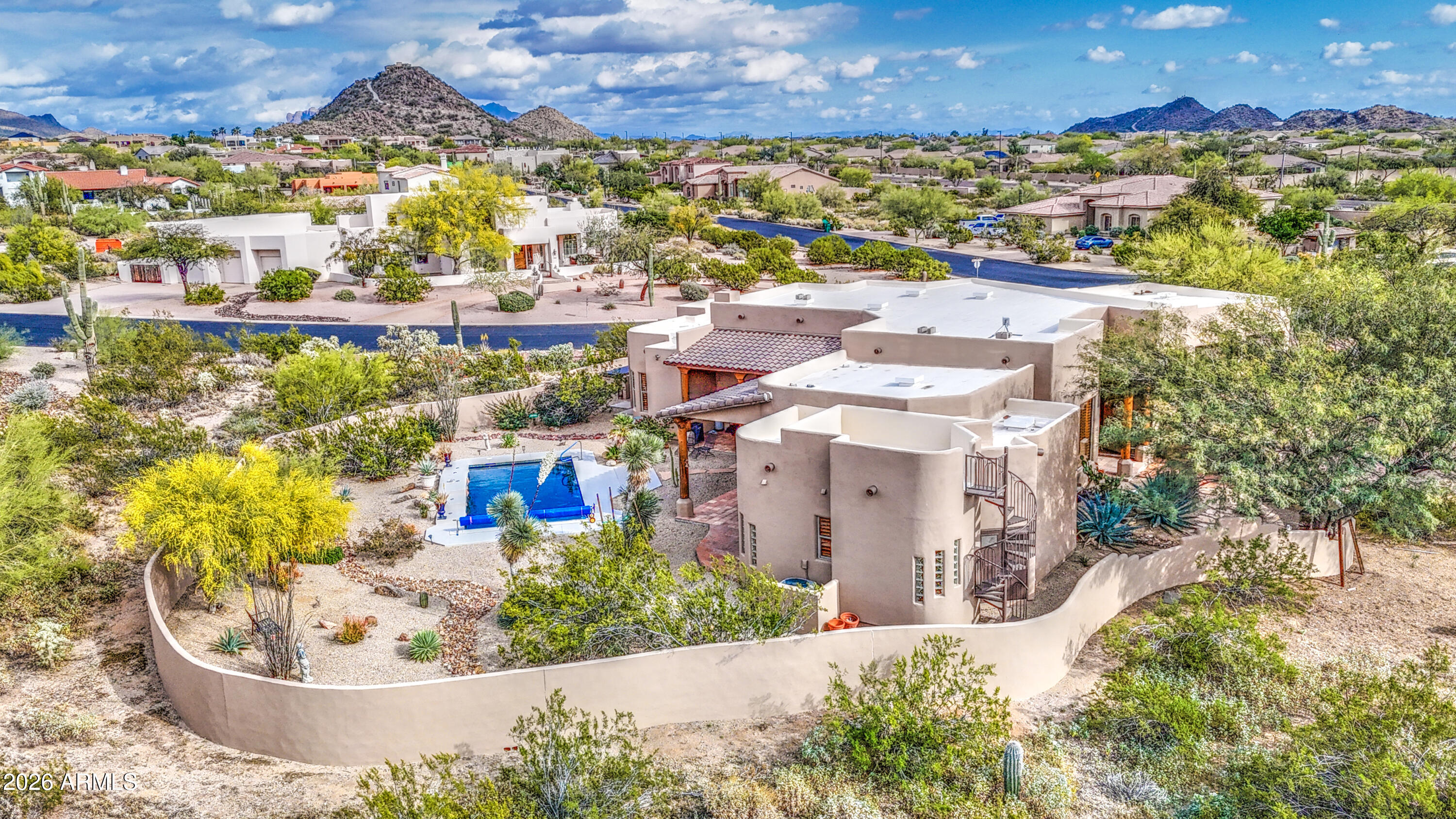 THUNDER MOUNTAIN - Residential
