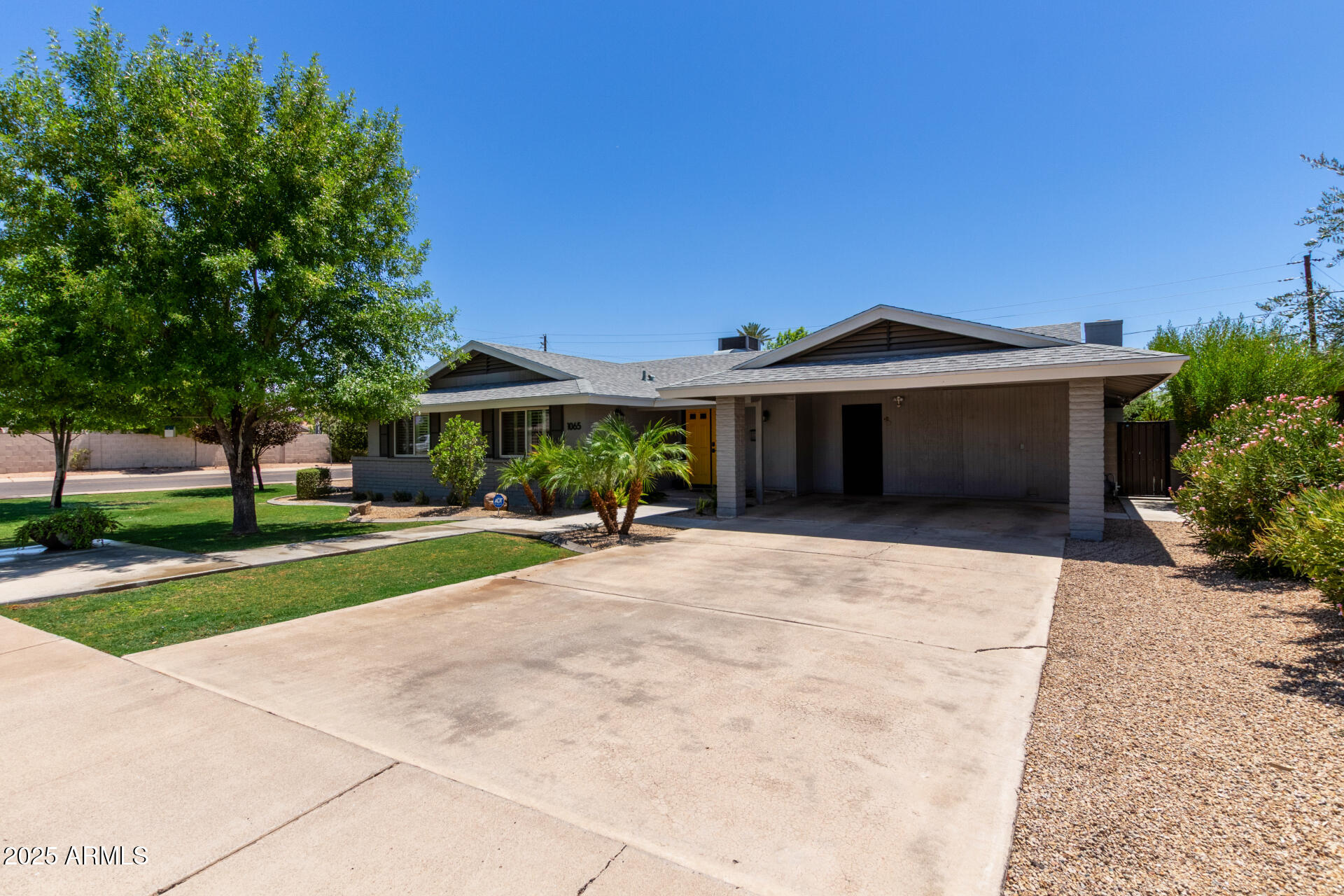 1065 E FAIRMONT Drive