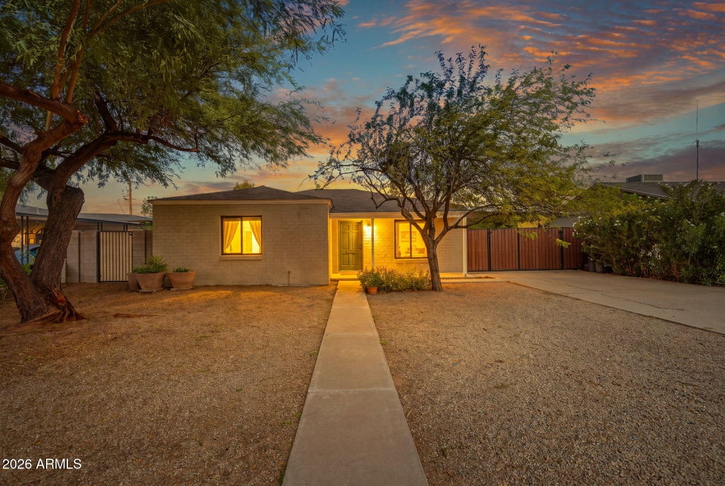 Photo of 2508 E Pinchot Avenue, Phoenix, AZ 85016 (MLS # 7093595)