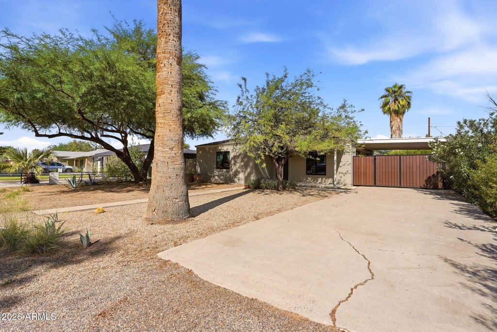 Photo of 2508 E Pinchot Avenue, Phoenix, AZ 85016 (MLS # 7093595)