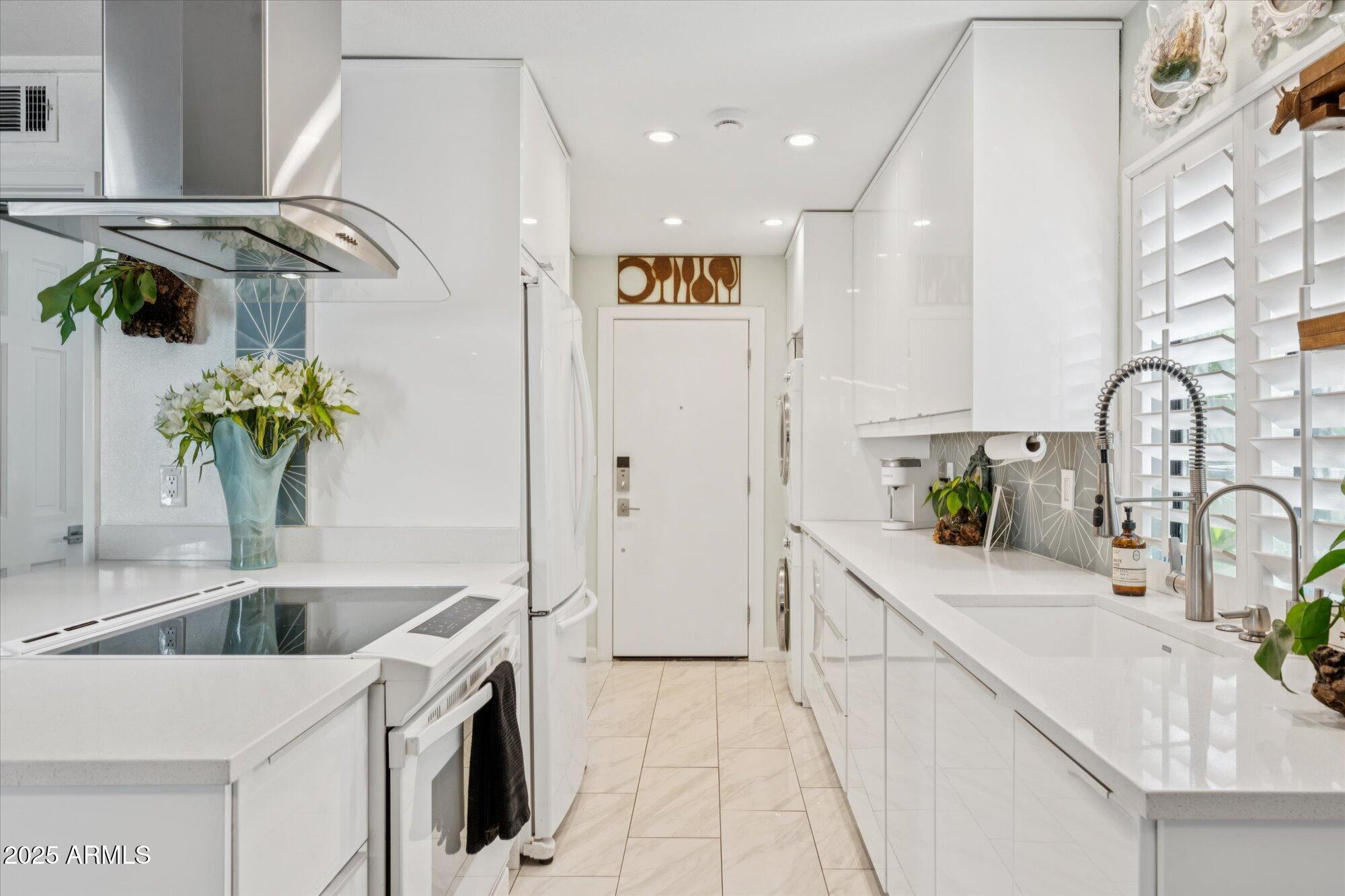 1811 E HAYWARD Avenue 1