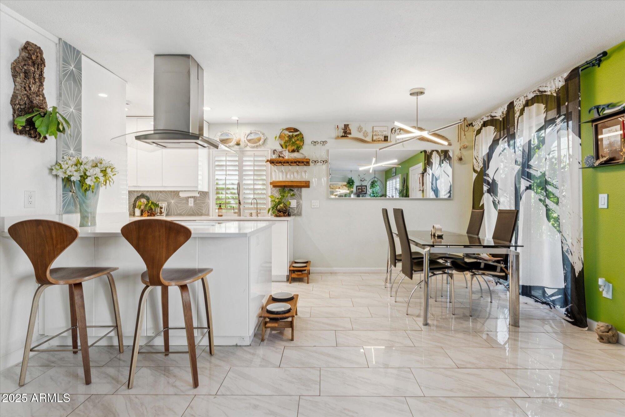 1811 E HAYWARD Avenue 1