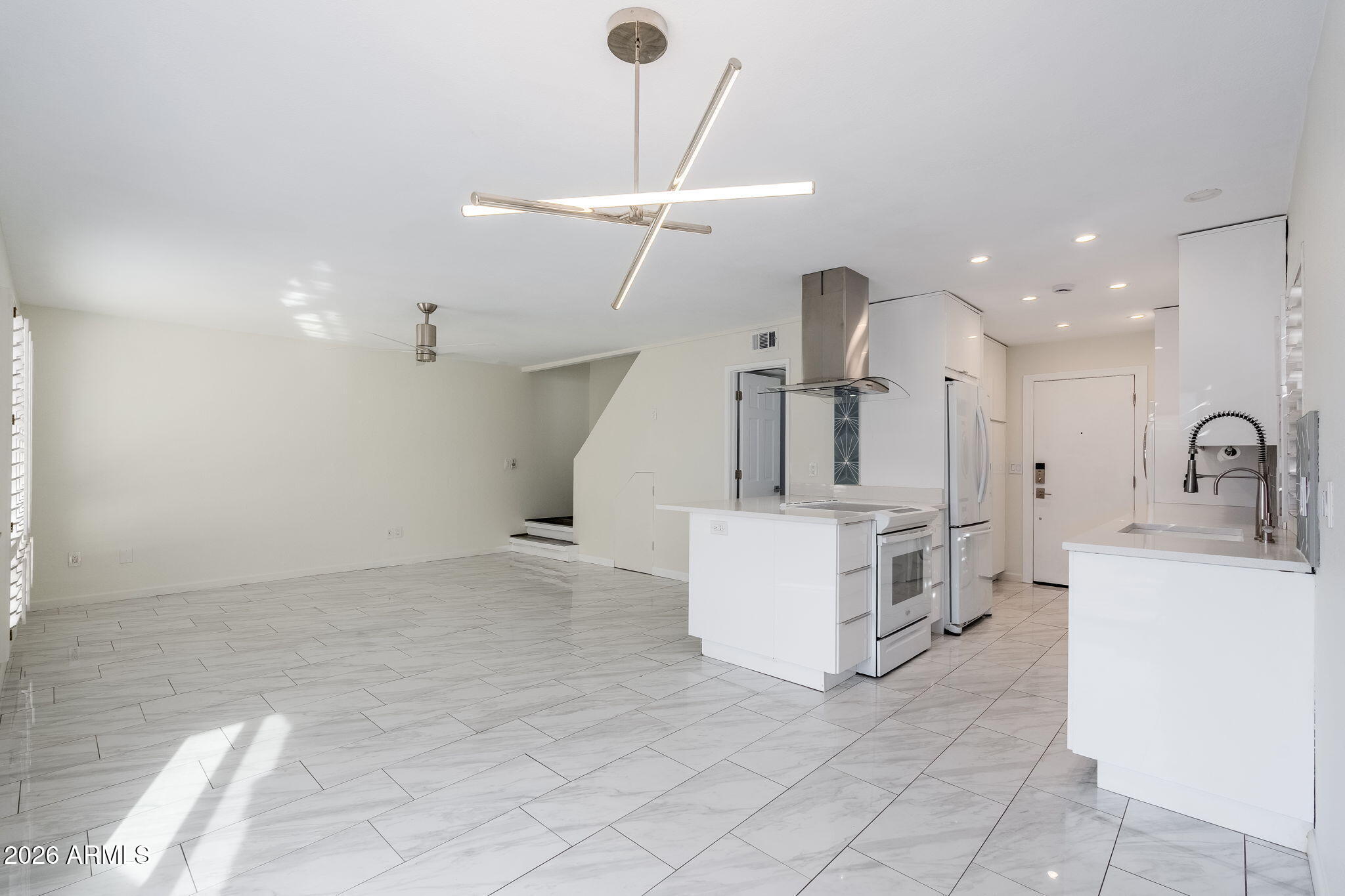 1811 E HAYWARD Avenue 1