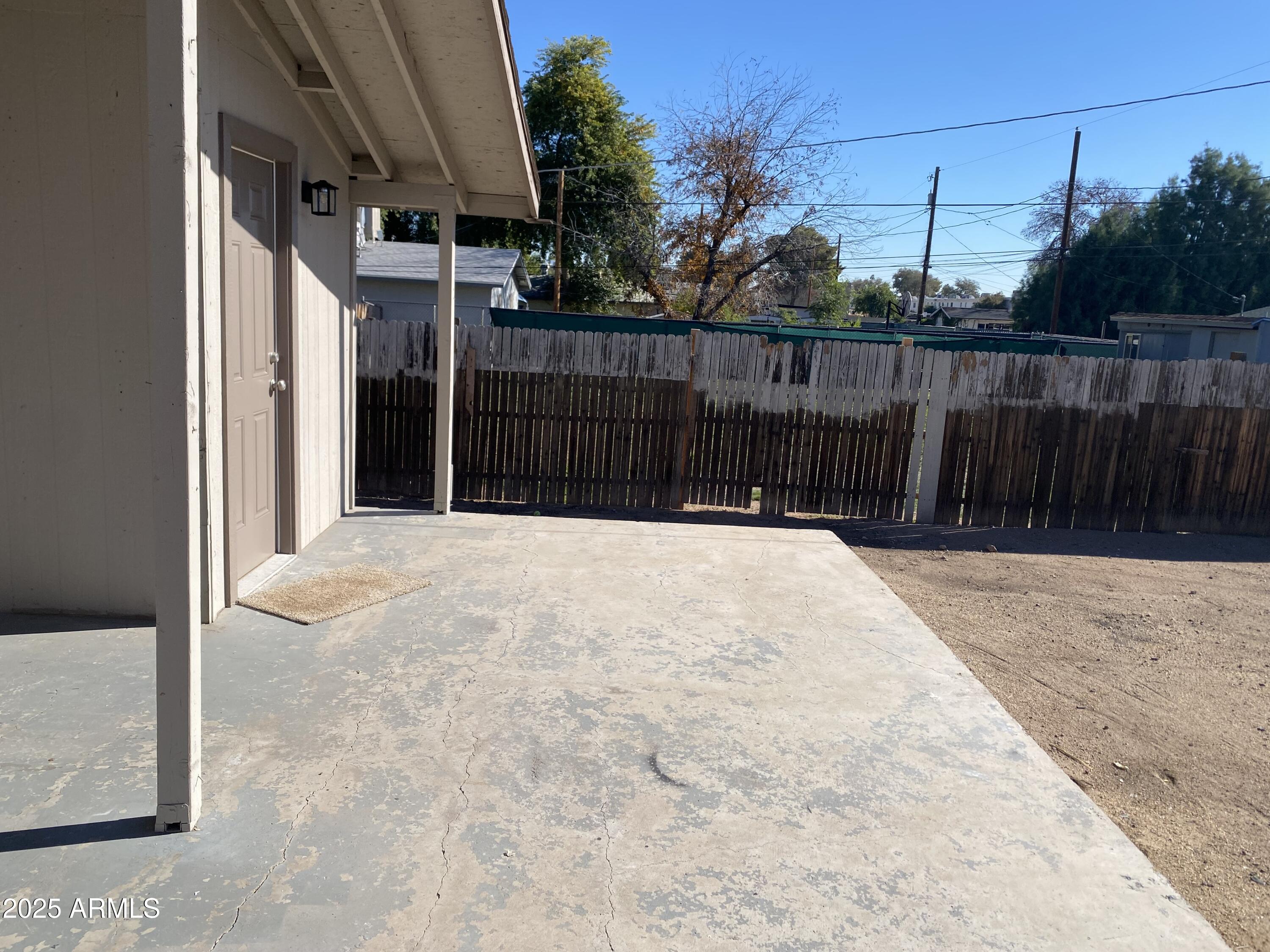 2125 W HIGHLAND Avenue