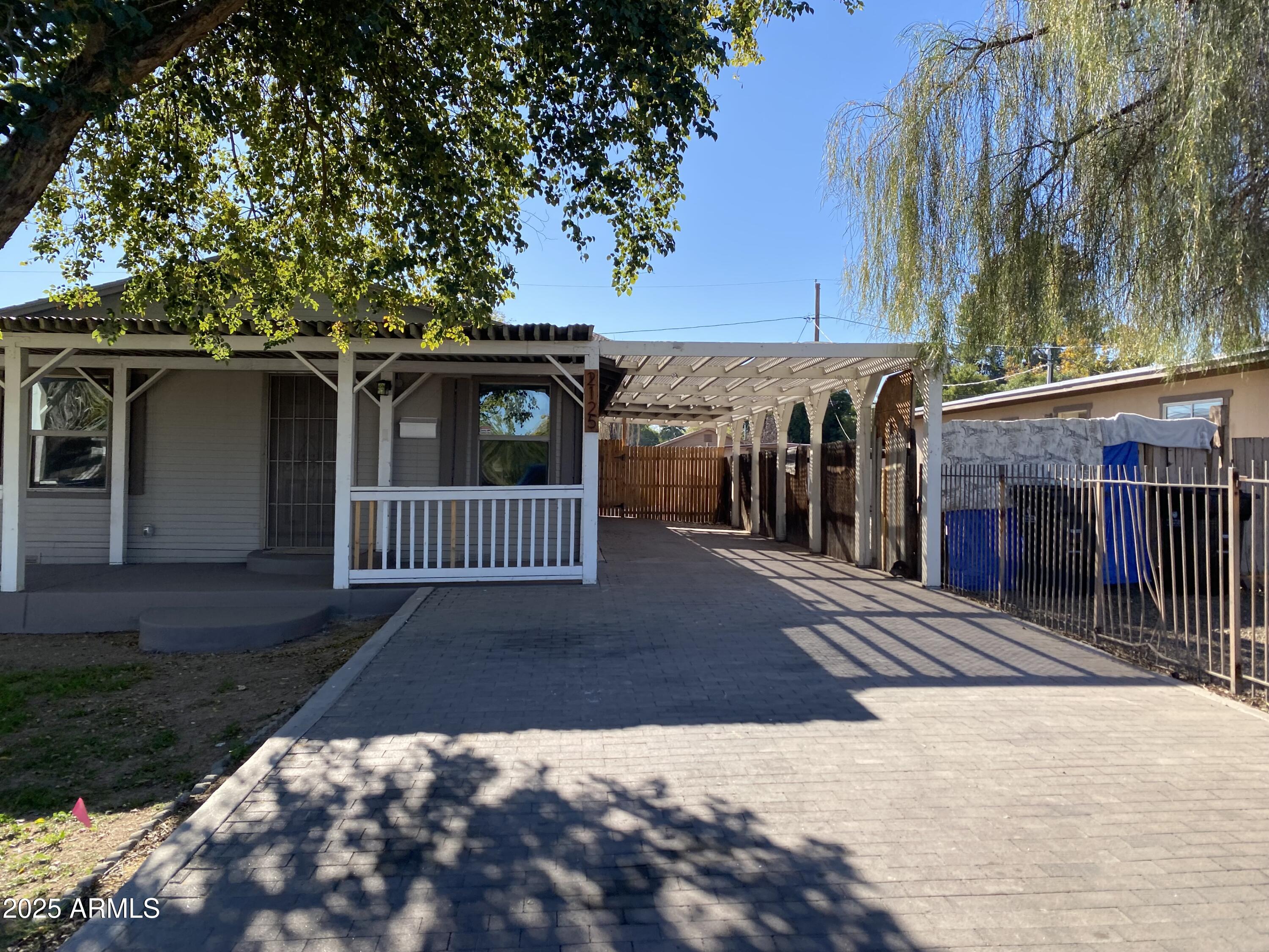 2125 W HIGHLAND Avenue