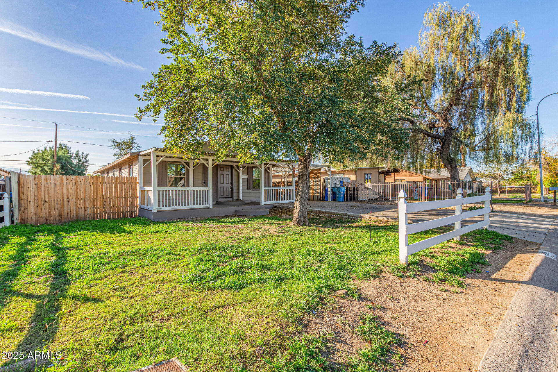 2125 W HIGHLAND Avenue