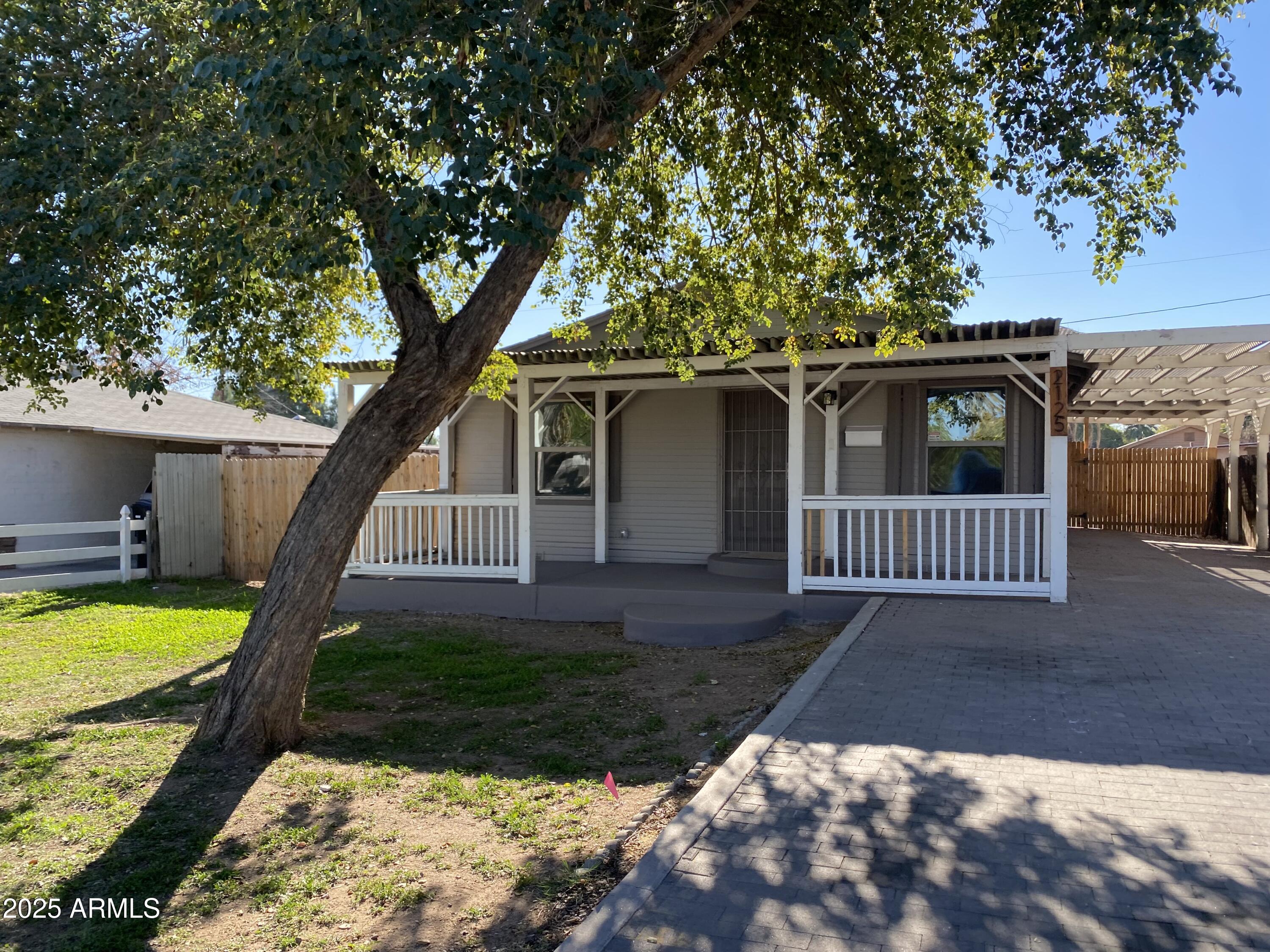 2125 W HIGHLAND Avenue