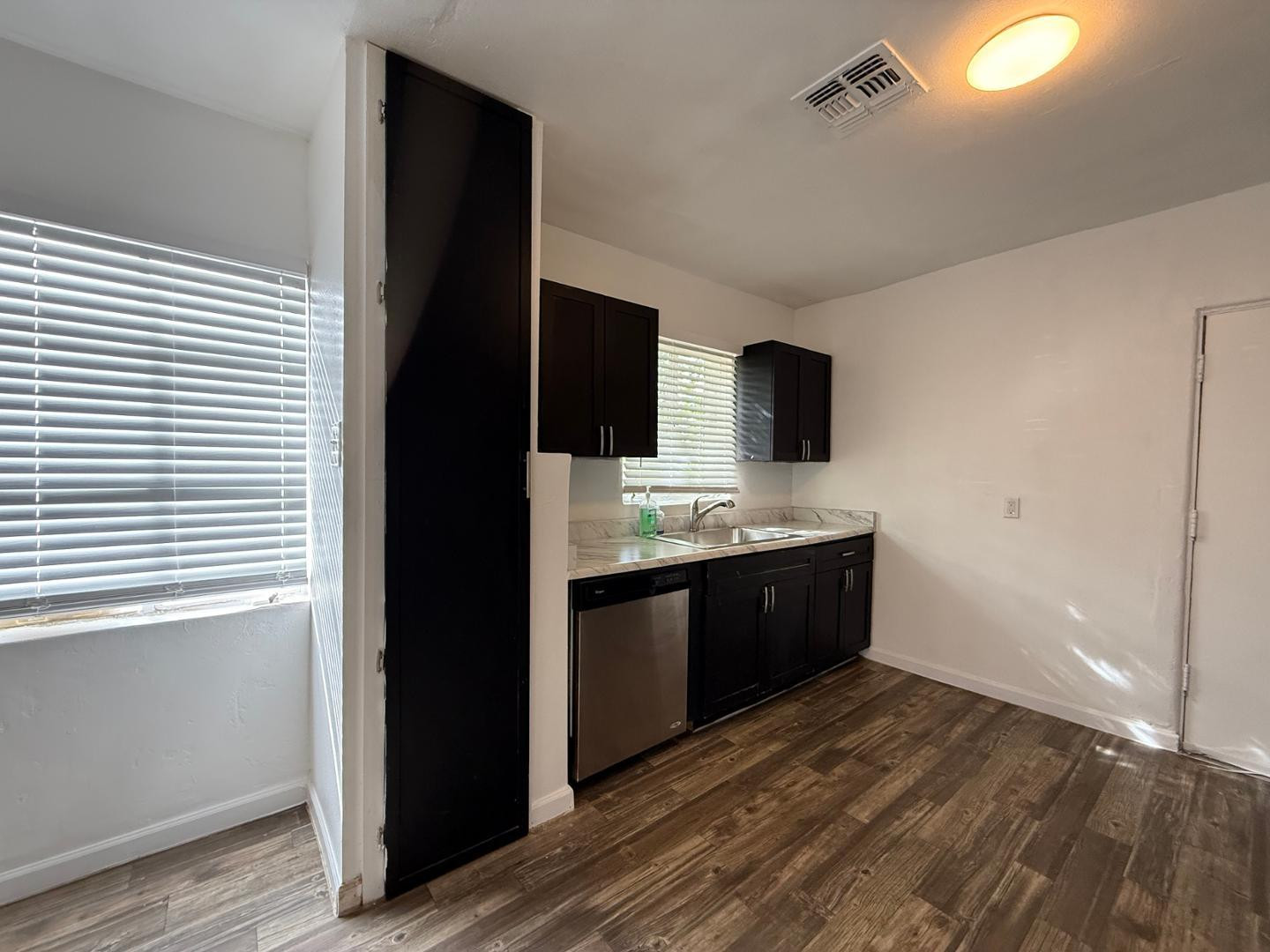 3422 E Taylor Street