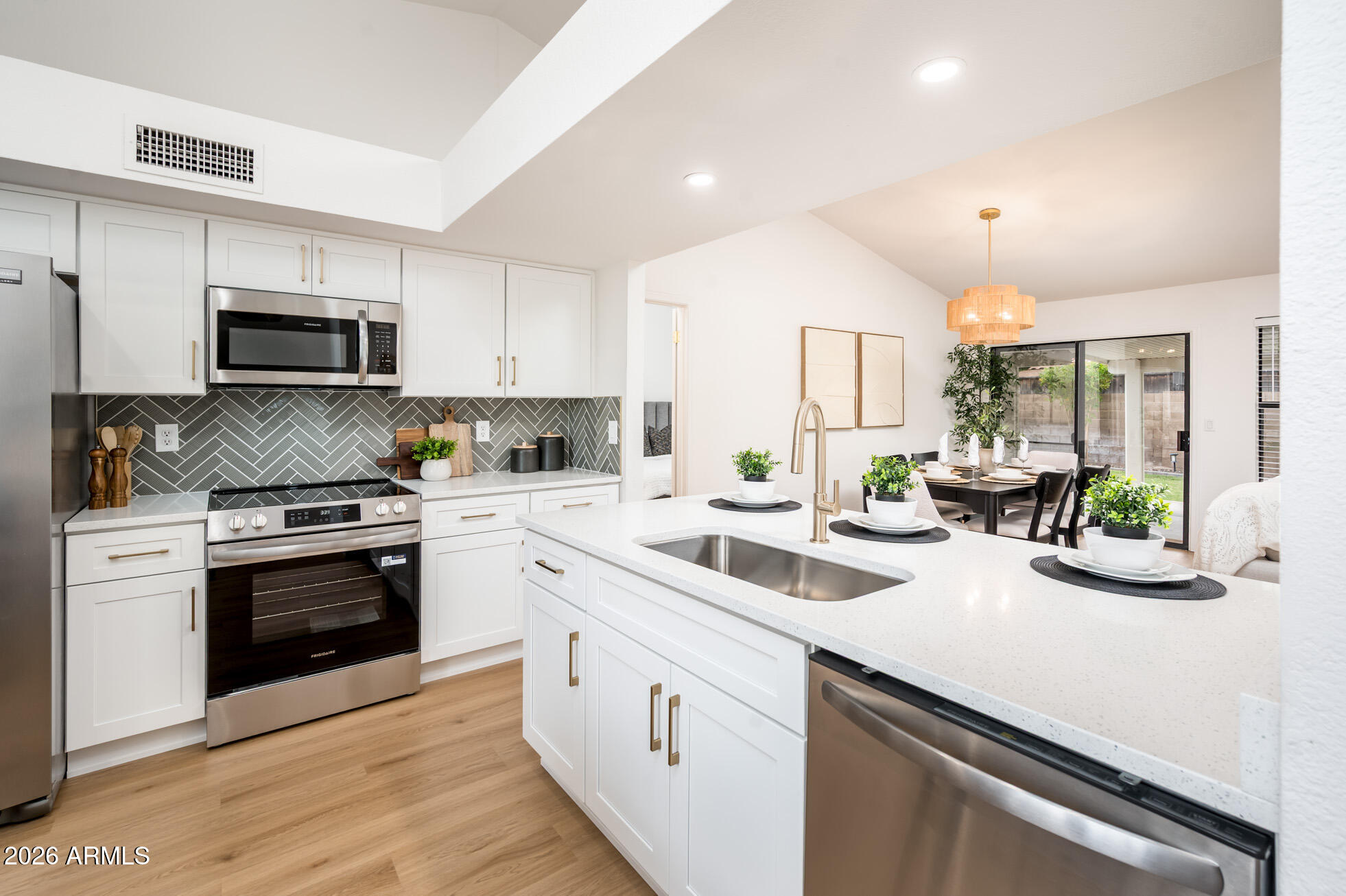 1133 E ENCINAS Avenue