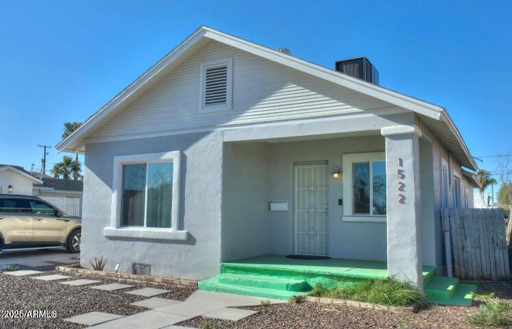 1522 E PIERCE Street